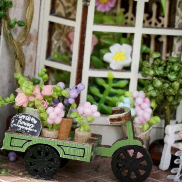 Molly House Assembly Models DIY Craft Kit - Image 3