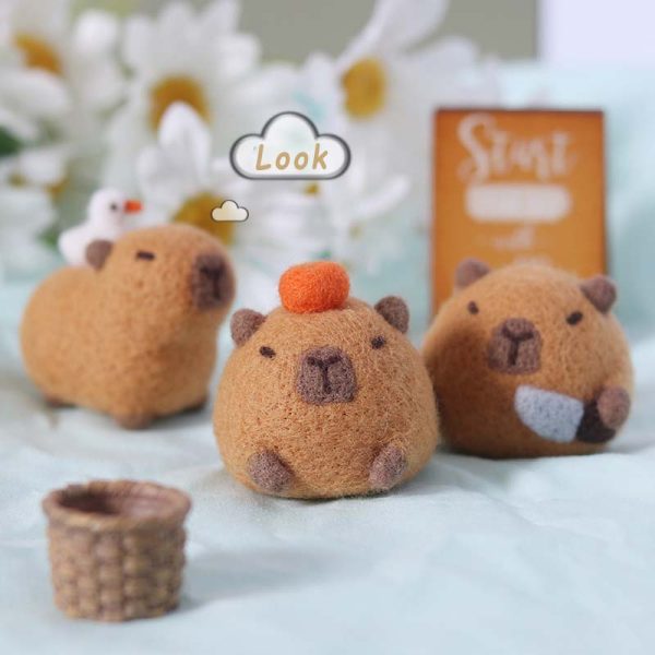 Og-Capybara Wool Felt Keychain DIY Craft Kit - Image 2